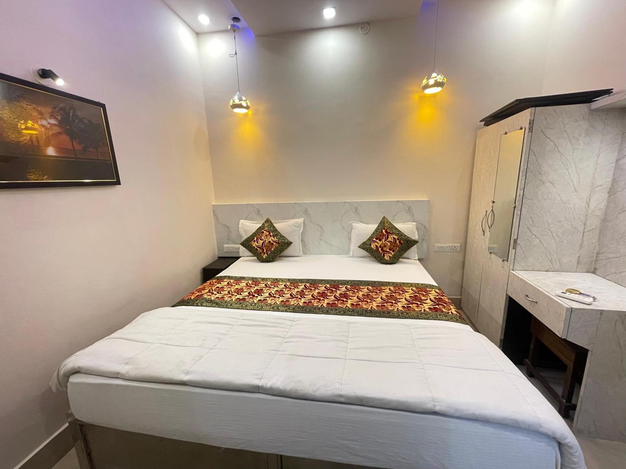 Kashi Ganga Ghat Guest House Near Kashi Vishwanath Temple - Varanasi — Photos 2
